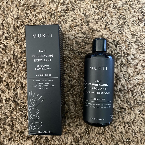 MUKTI Other - MUKTI 2-in-1 Resurfacing Exfoliant